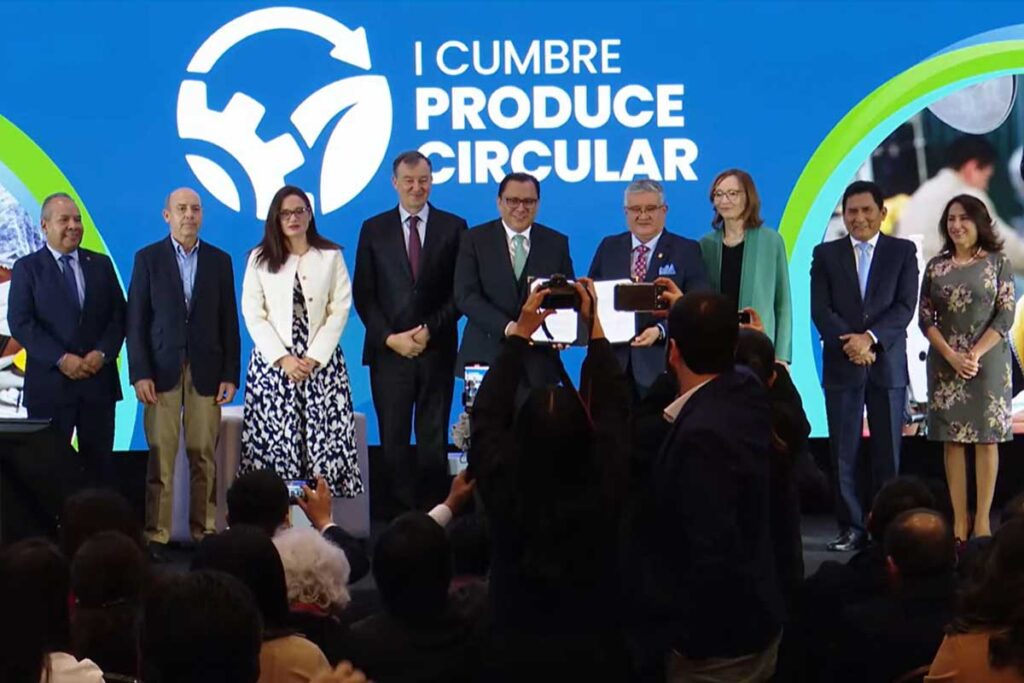 Firma de la Hoja de Ruta de Economía Circular 2030 en la I Cumbre PRODUCE CIRCULAR